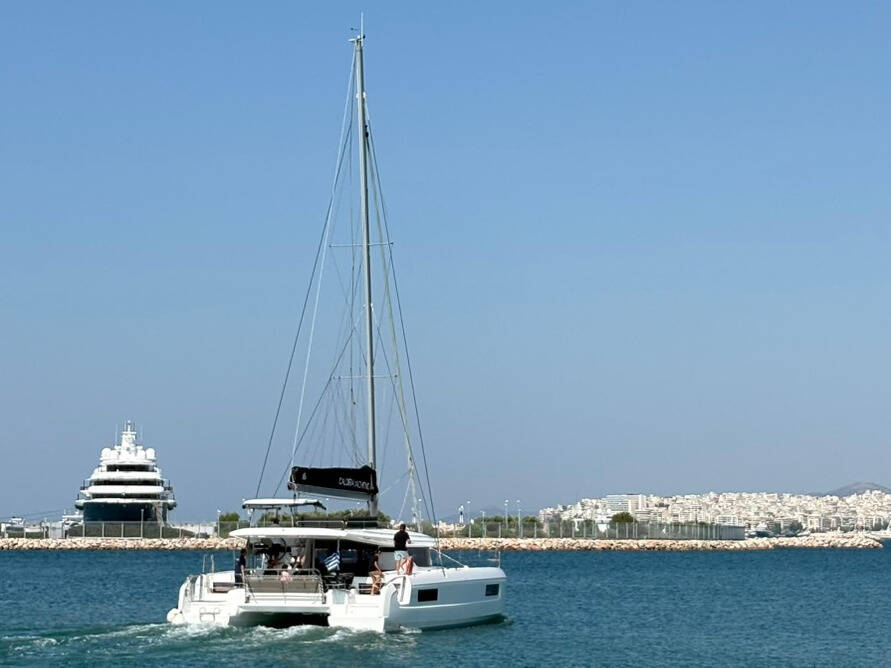 Lagoon 43, Salty