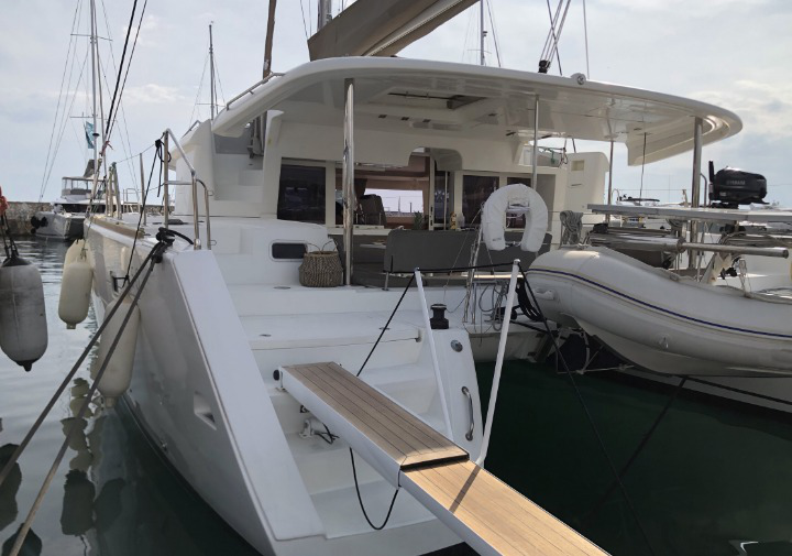 Lagoon 450 F Blue