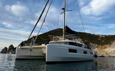 Lagoon 46  Deep Blue