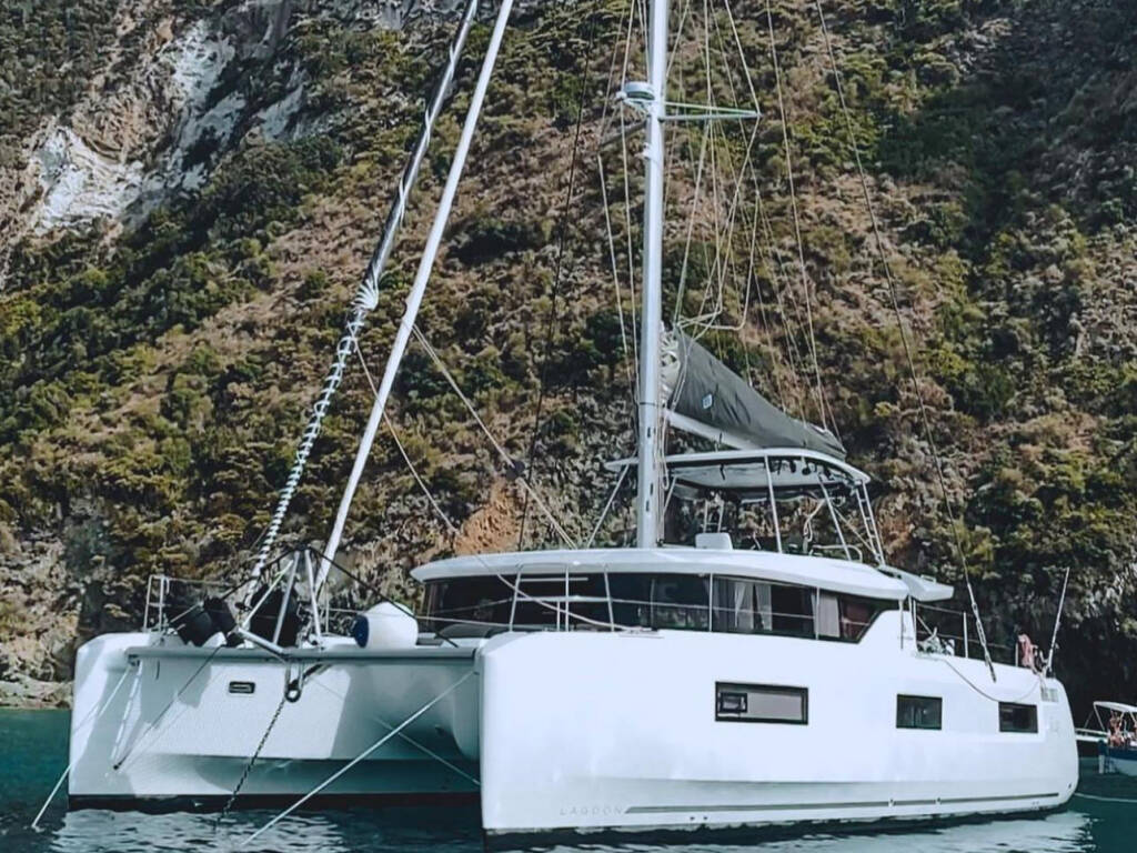 Lagoon 46, Kosmo