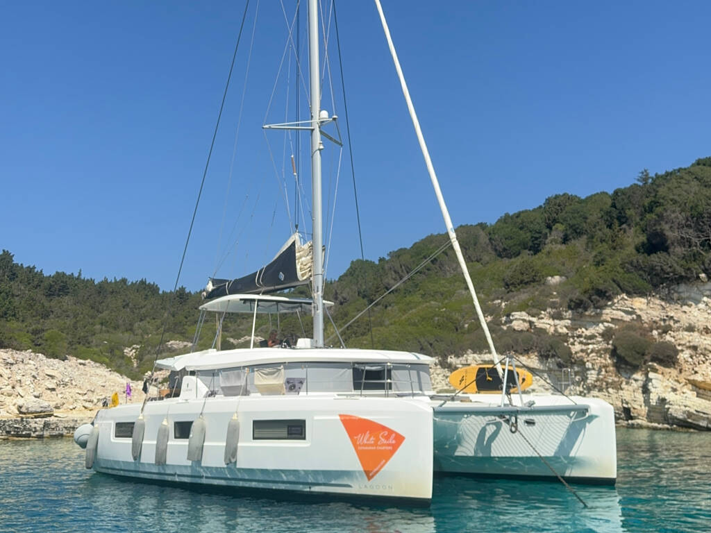 Lagoon 46, Aurora