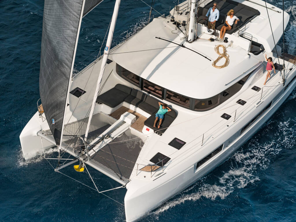 Lagoon 50, Thor