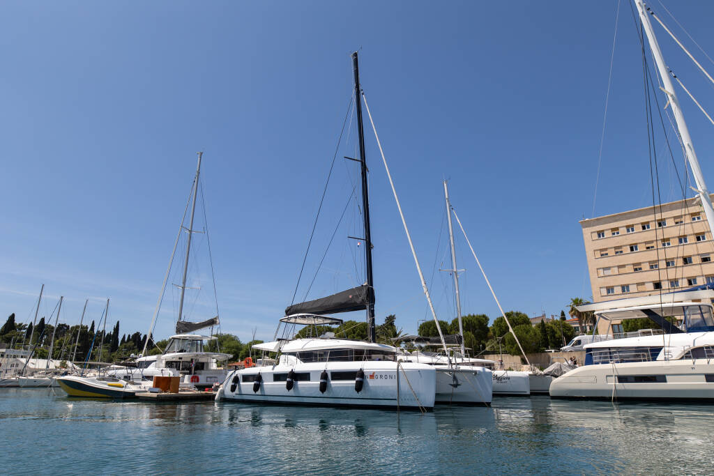 Lagoon 51 NEW, NEGRONI