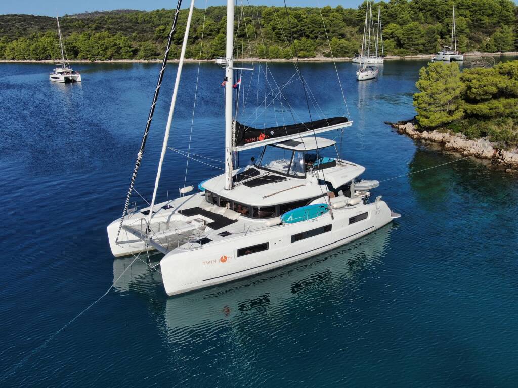 Lagoon 51, Twin Joy +