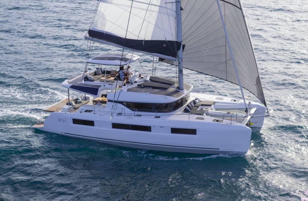 Lagoon 51, Deb Elli