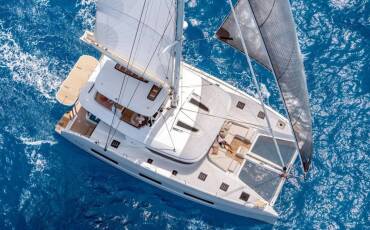 Lagoon 55  The Moon (SXM)