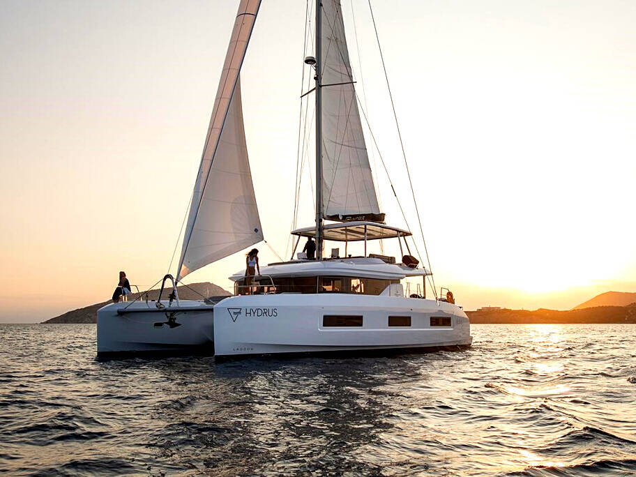 Lagoon 55, Hydrus