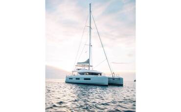 Lagoon 55, BLUE