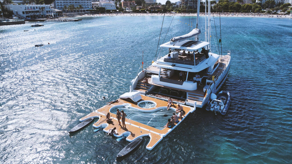 Lagoon Sixty 5, TriWing Endor