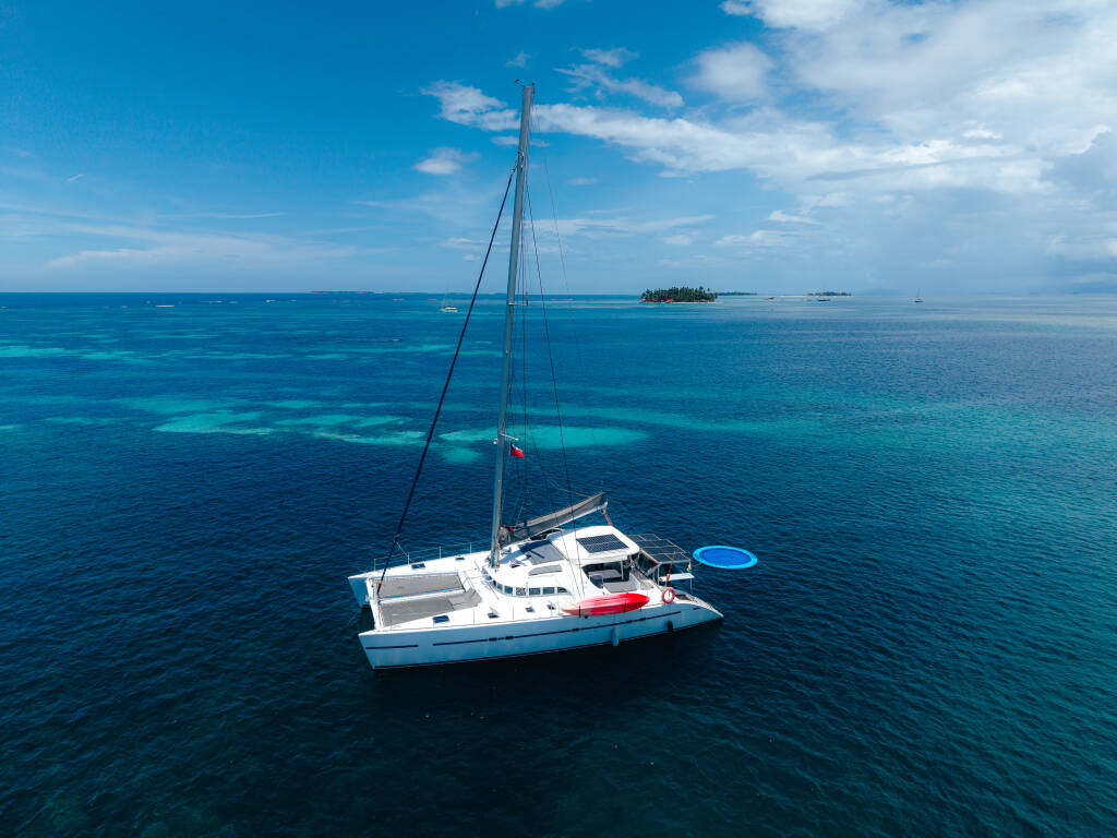 Lagoon Switch 570, Charcot