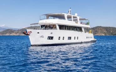 Lila Trawler, Lila Trawler