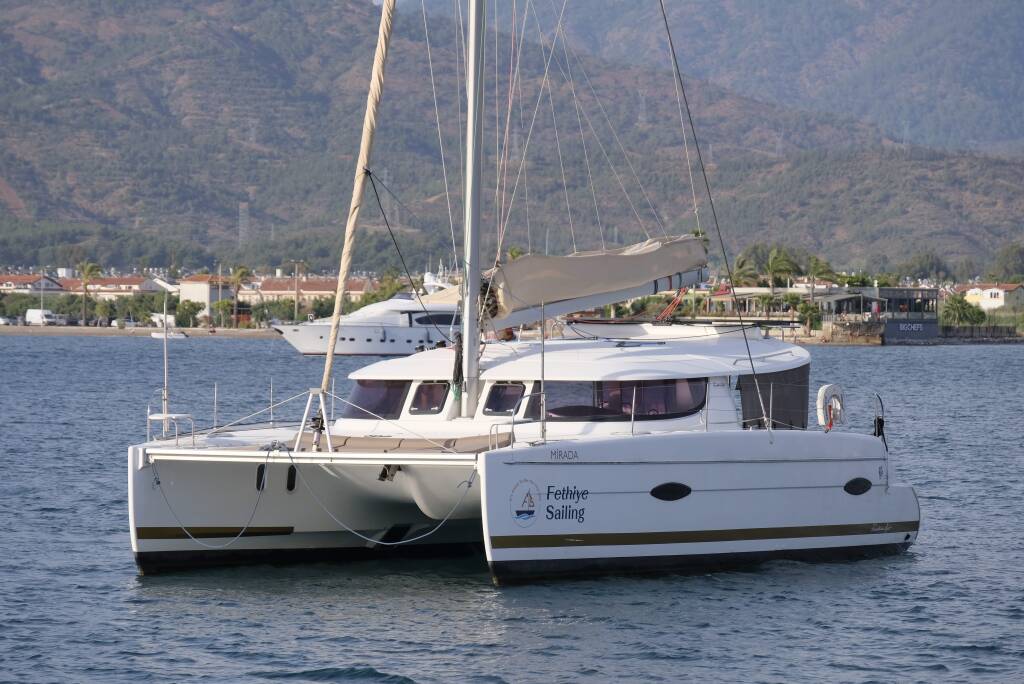 Lipari 41, Mirada