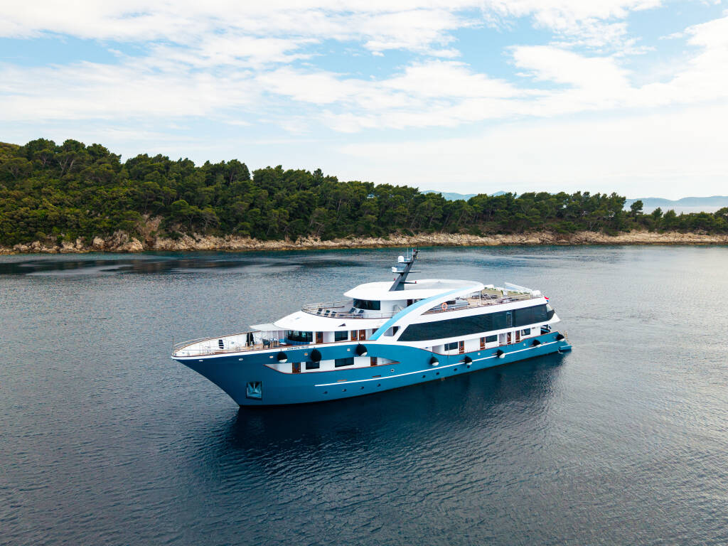 Luxury Motor Yacht AB, Adriatic Blue