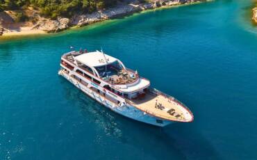 Luxury Motor Yacht AZ, Azzurro