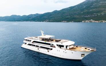 Luxury Motor Yacht, Diamond