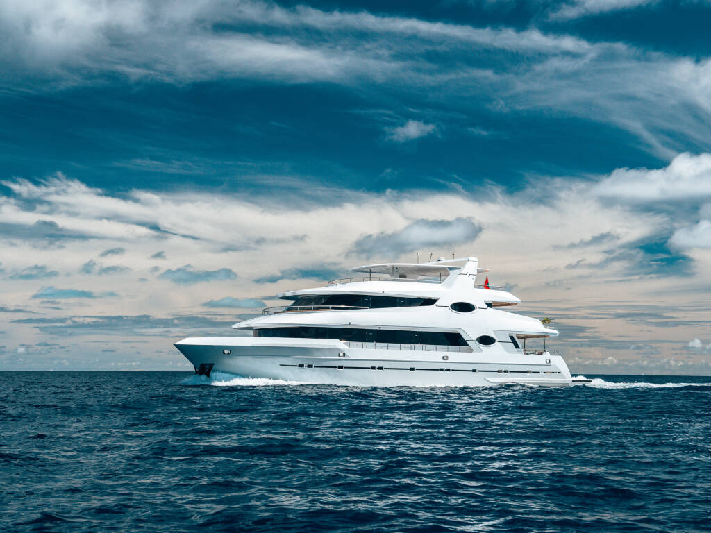 Luxury Motor Yacht, Alice