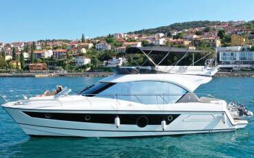 Monte Carlo 52, Nora