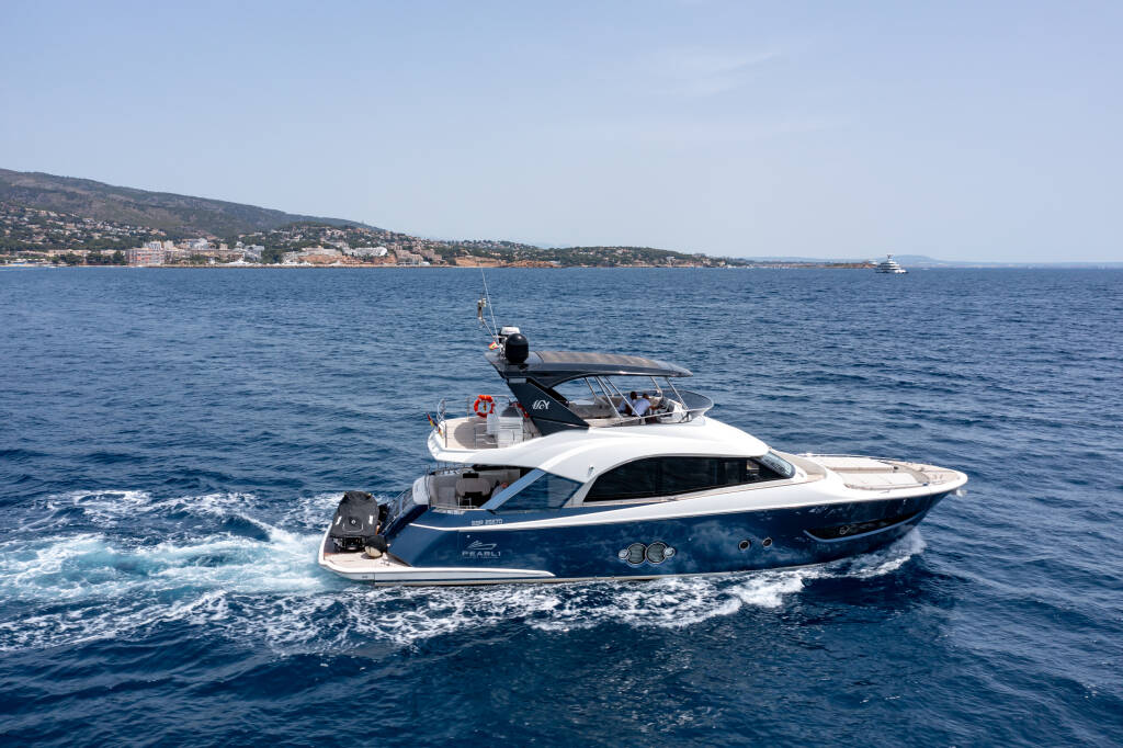 Monte Carlo Yacht 66, Five weeks