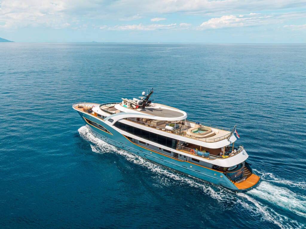 Motoryacht Bella, Bella