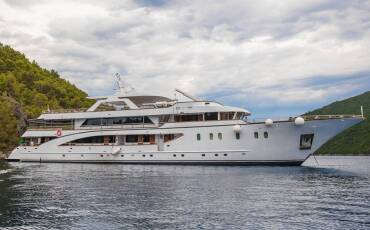 Motoryacht Cristal, Cristal