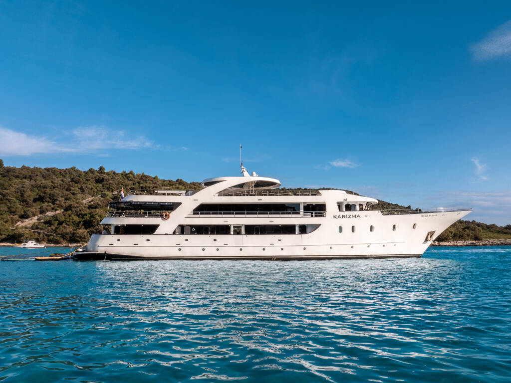 Motoryacht Karizma, Karizma