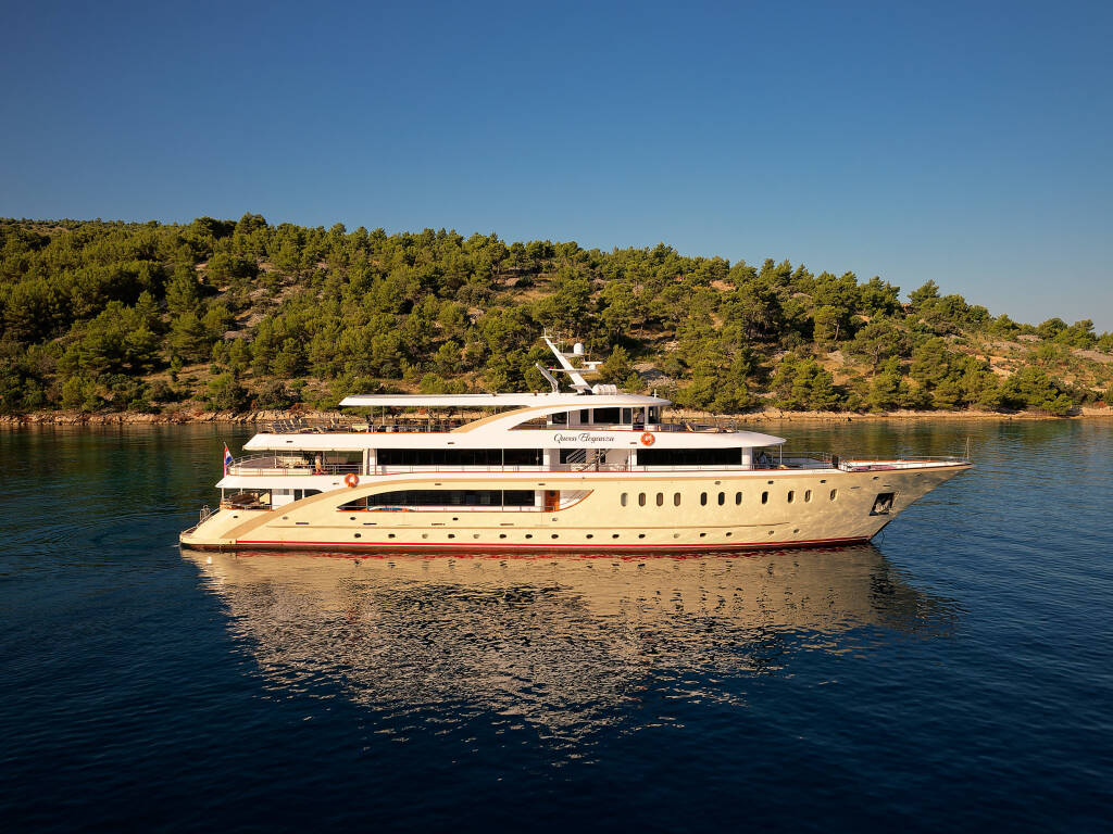 Motoryacht Queen Eleganza, Queen Eleganza