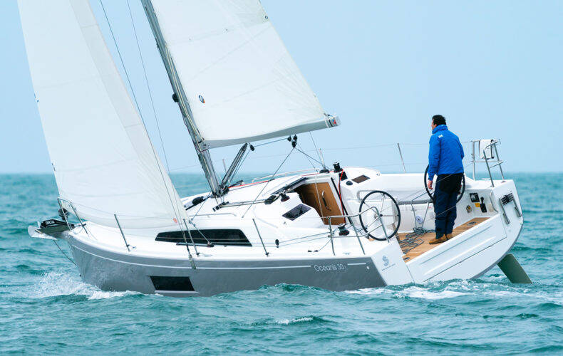 Oceanis 30.1, Reef