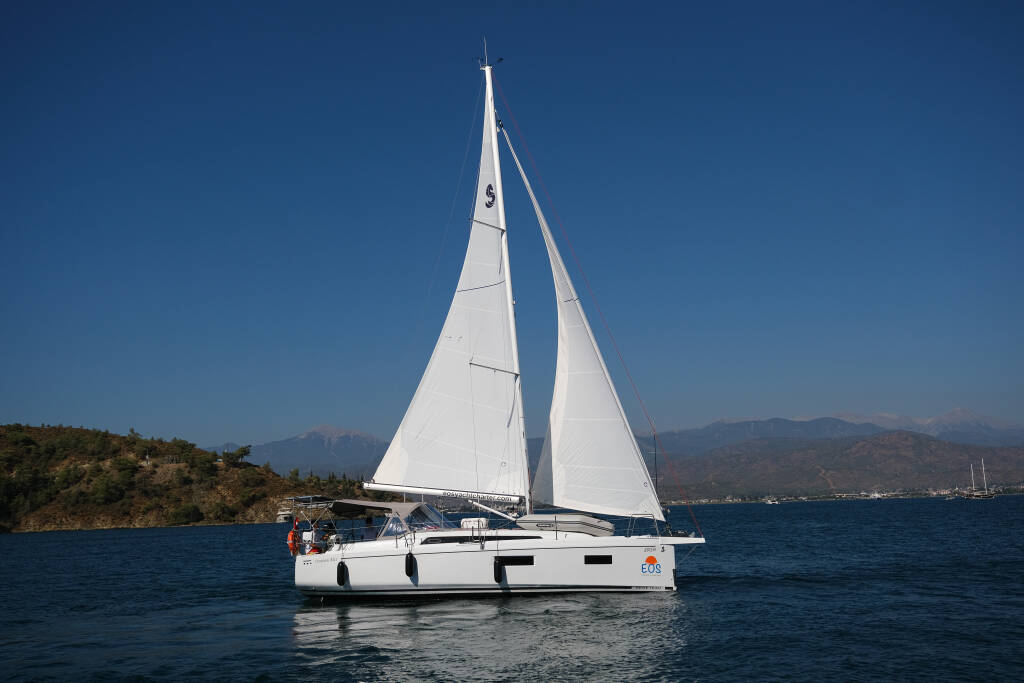 Oceanis 34.1, Ersa