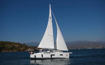 Oceanis 34.1, Ersa