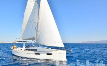 Oceanis 35, Hobbit