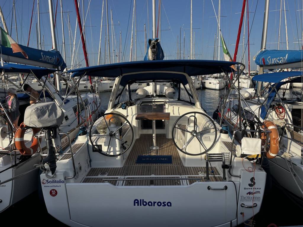 Oceanis 35.1, Albarosa
