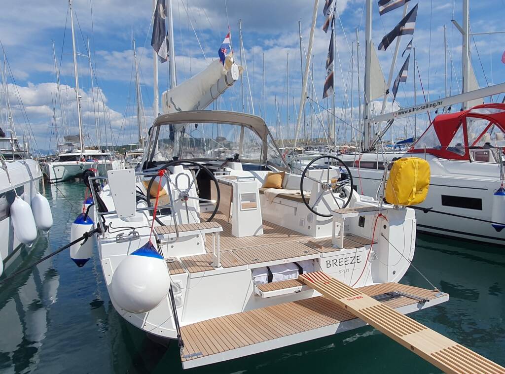 Oceanis 37.1, Breeze