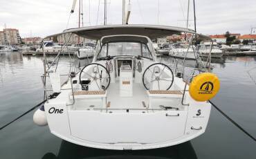 Oceanis 38, ONE