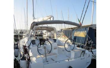 Oceanis 38, Lina