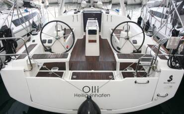 Oceanis 38, Olli