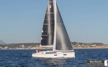 Oceanis 38.1, Tena