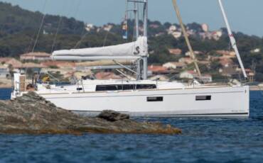 Oceanis 38.1, Eleven