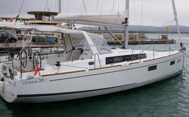 Oceanis 38.1, Lampo