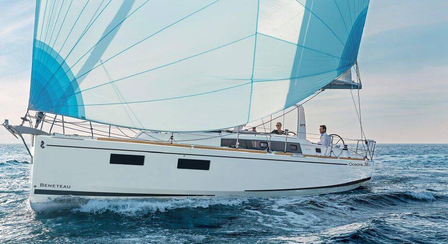Oceanis 38.1, Vita