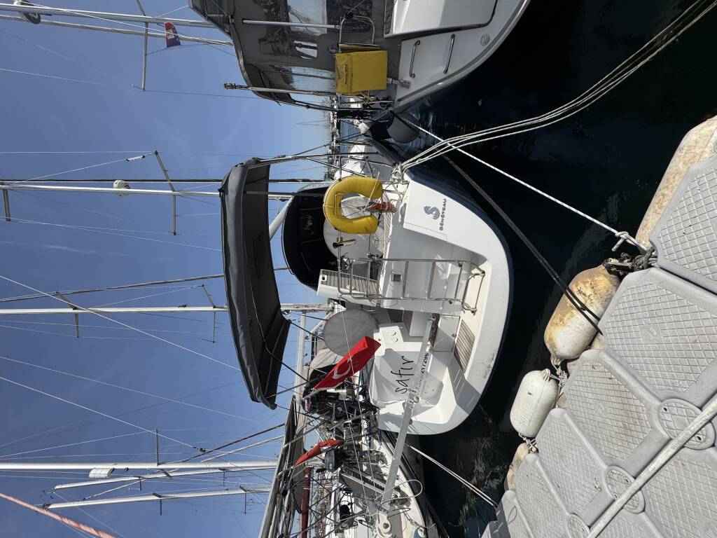 Oceanis 40, Safir