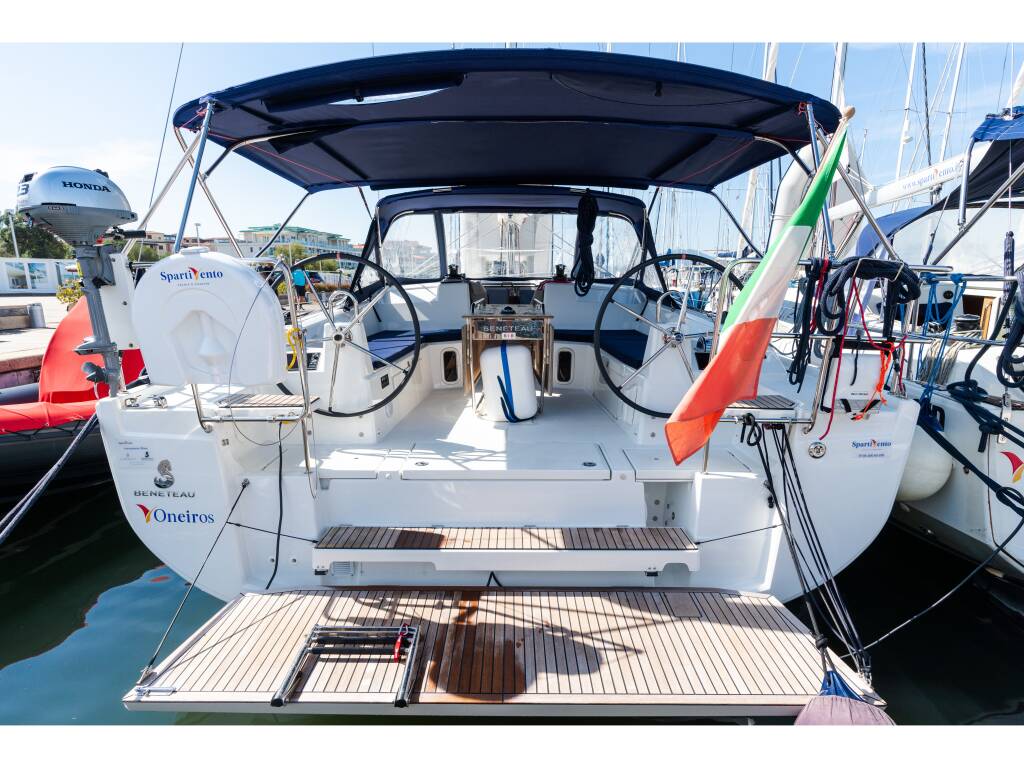 Oceanis 40.1, Oneiros - Comfort line