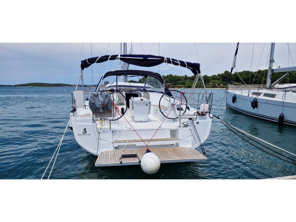 Oceanis 40.1, Sali