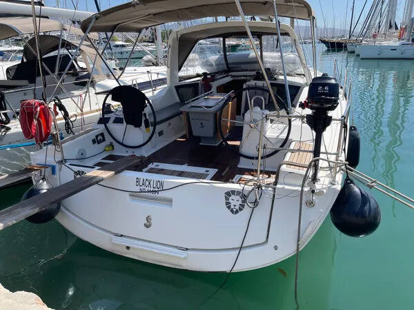 Oceanis 41.1, Black Lion