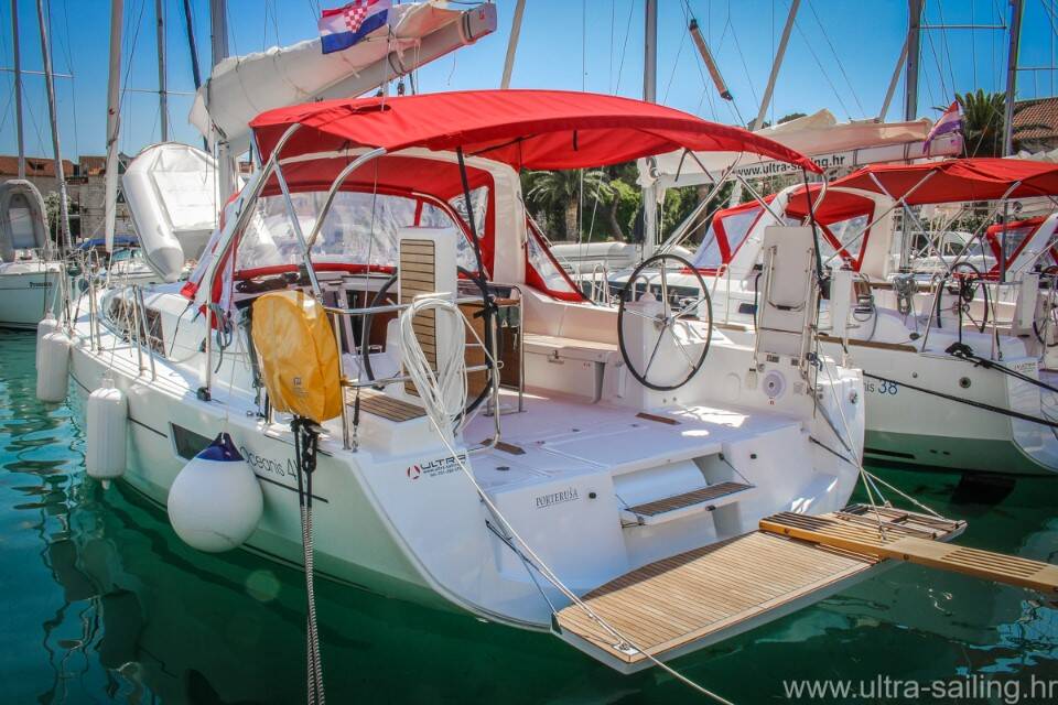 Oceanis 41.1, PORTERUSA
