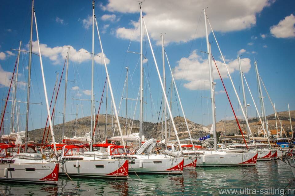Oceanis 41.1, PORTERUSA