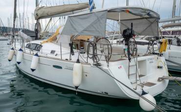 Oceanis 43, Starcat