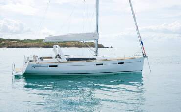 Oceanis 45, Hande