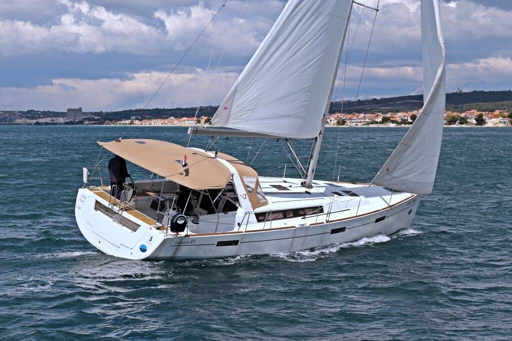 Oceanis 45, Golden Dreams