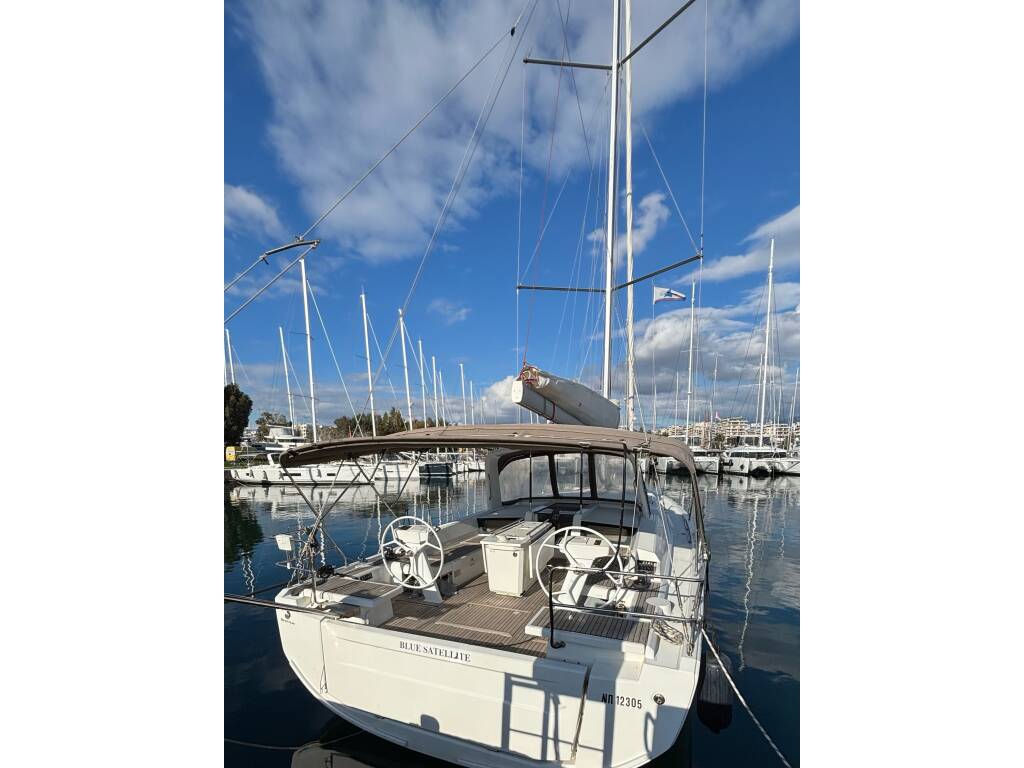Oceanis 46.1 Blue Satellite