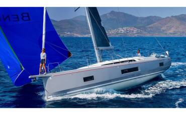 Oceanis 46.1, Azalea